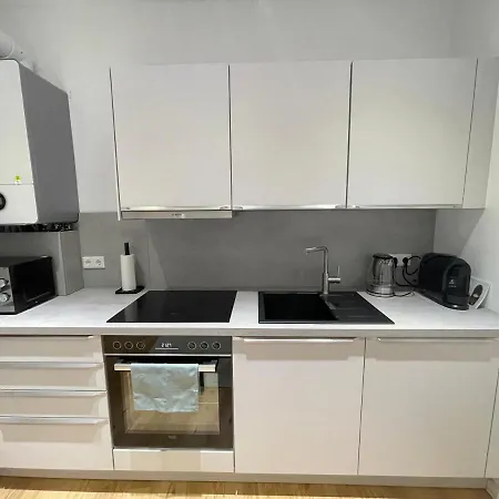 Apartment 130qm - 2 Side By Side - Free Parking - - Mallibase Hannover