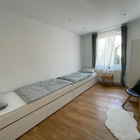 Apartment 130qm - 2 Side By Side - Free Parking - - Mallibase Hannover